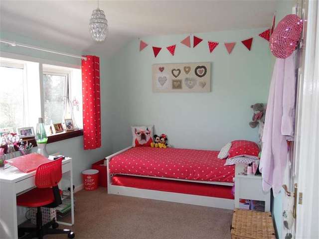  Image of 3 Bedroom Semi-Detached for sale at Appledore Ashford Ashford, TN26 2AH
