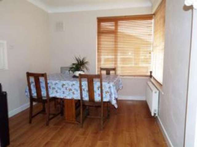  Image of 3 Bedroom Bungalow for sale at Hayling Island Hampshire South Hayling, PO11 9JG
