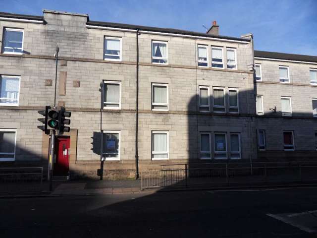  Image of 3 Bedroom Flat to rent at High Street  Johnstone, PA5 8JY