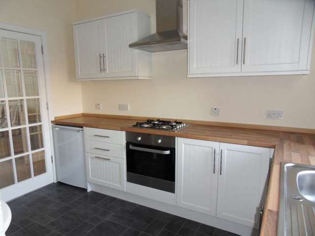  Image of 3 Bedroom Flat to rent at High Street  Johnstone, PA5 8JY