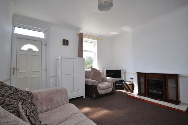 Image of 2 Bedroom Terraced for sale at High Street New Sharlston Wakefield, WF4 1BE