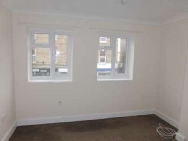  Image of 2 Bedroom Flat to rent at High Street  Eastbourne, BN26 6AG