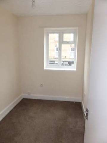  Image of 2 Bedroom Flat to rent at High Street  Eastbourne, BN26 6AG