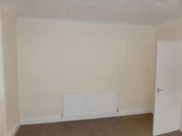  Image of 2 Bedroom Flat to rent at High Street  Eastbourne, BN26 6AG