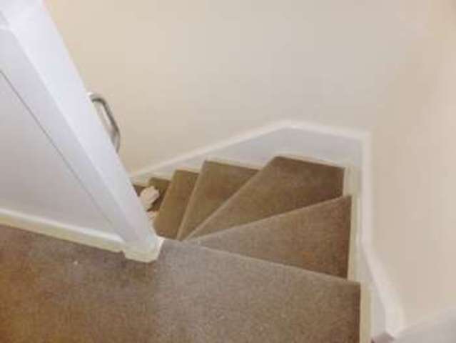  Image of 2 Bedroom Flat to rent at High Street  Eastbourne, BN26 6AG