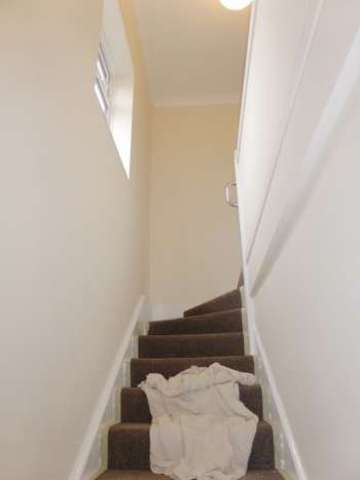  Image of 2 Bedroom Flat to rent at High Street  Eastbourne, BN26 6AG