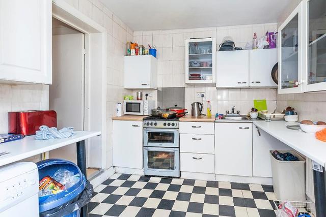  Image of 3 Bedroom End of Terrace for sale at London, E16 4NN