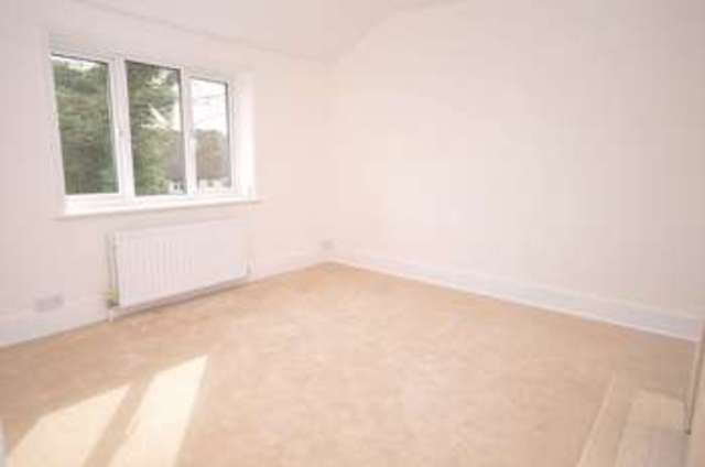  Image of 1 Bedroom Flat for sale at Hill Road Grayshott Grayshott, GU26 6HL