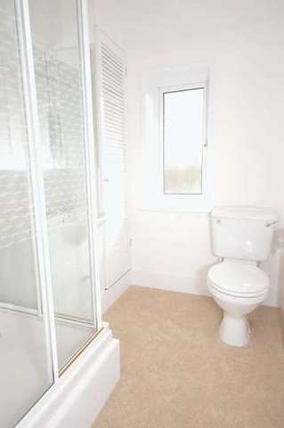  Image of 1 Bedroom Flat for sale at Hill Road Grayshott Grayshott, GU26 6HL