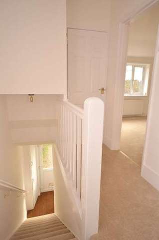  Image of 1 Bedroom Flat for sale at Hill Road Grayshott Grayshott, GU26 6HL