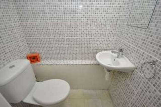  Image of 4 Bedroom Detached to rent at Horbury Road  Wakefield, WF2 8RE