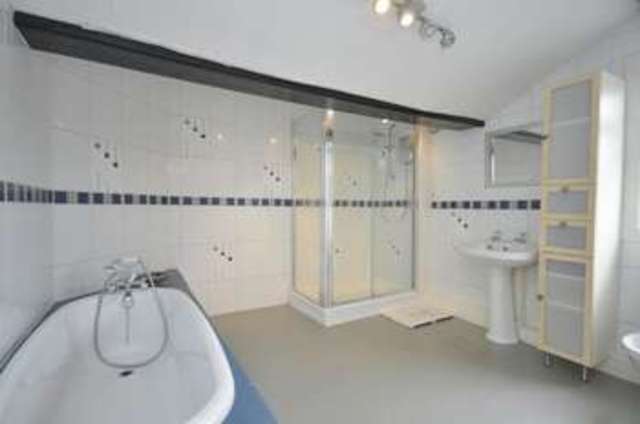  Image of 4 Bedroom Detached to rent at Horbury Road  Wakefield, WF2 8RE