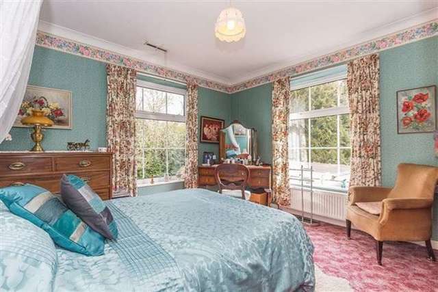  Image of 4 Bedroom Detached for sale at Finstall Park Walnut Lane Bromsgrove, B60 3BU