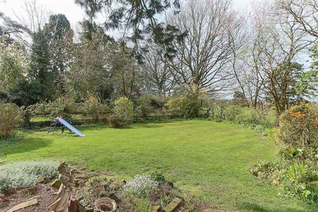  Image of 4 Bedroom Detached for sale at Finstall Park Walnut Lane Bromsgrove, B60 3BU