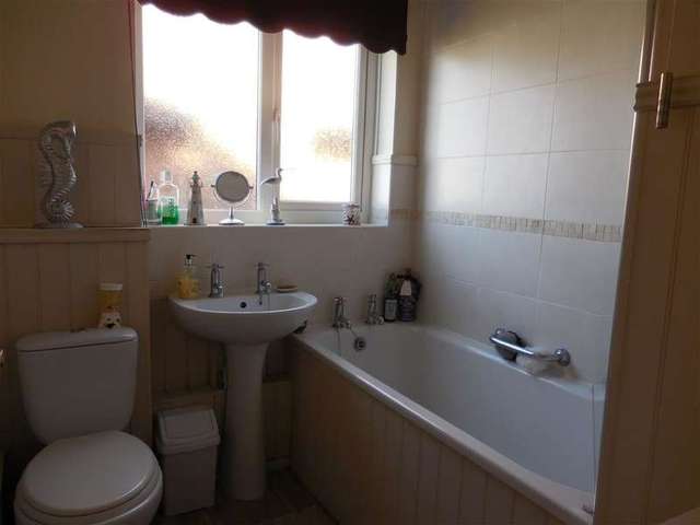  Image of 2 Bedroom Detached for sale at Worthing West Sussex Worthing, BN13 2PB