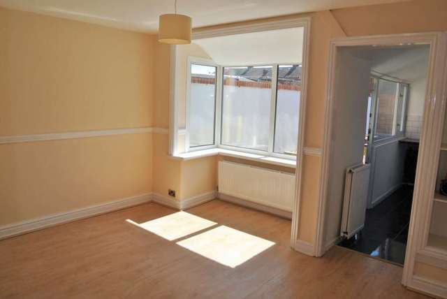  Image of 2 Bedroom Detached to rent at Ivy Avenue  Blackpool, FY4 3QG