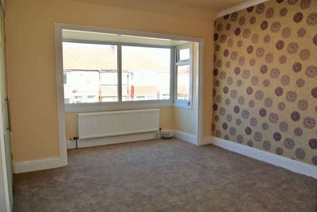  Image of 2 Bedroom Detached to rent at Ivy Avenue  Blackpool, FY4 3QG