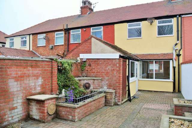  Image of 2 Bedroom Detached to rent at Ivy Avenue  Blackpool, FY4 3QG