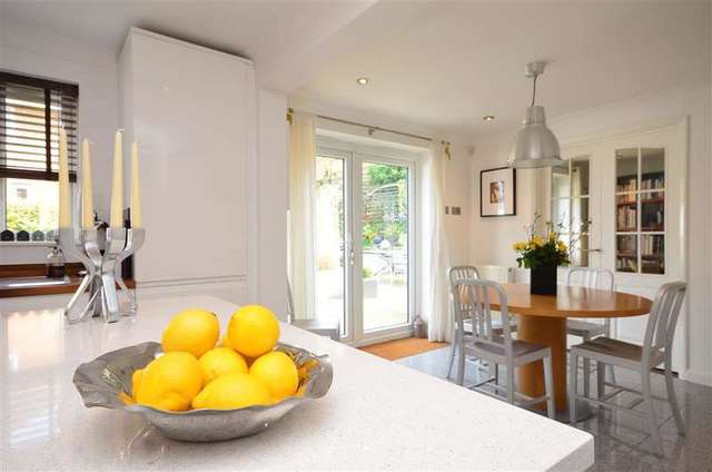  Image of 4 Bedroom Detached for sale at Chartham Canterbury Canterbury, CT4 7TF