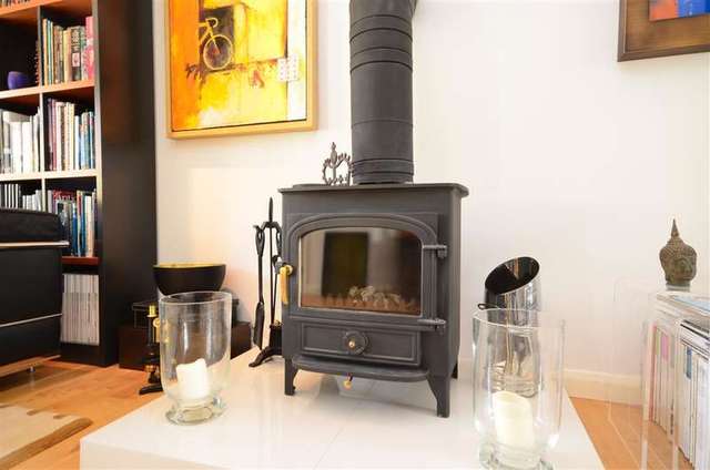  Image of 4 Bedroom Detached for sale at Chartham Canterbury Canterbury, CT4 7TF