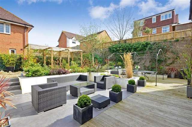  Image of 4 Bedroom Detached for sale at Chartham Canterbury Canterbury, CT4 7TF