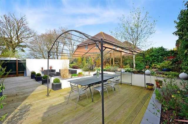  Image of 4 Bedroom Detached for sale at Chartham Canterbury Canterbury, CT4 7TF