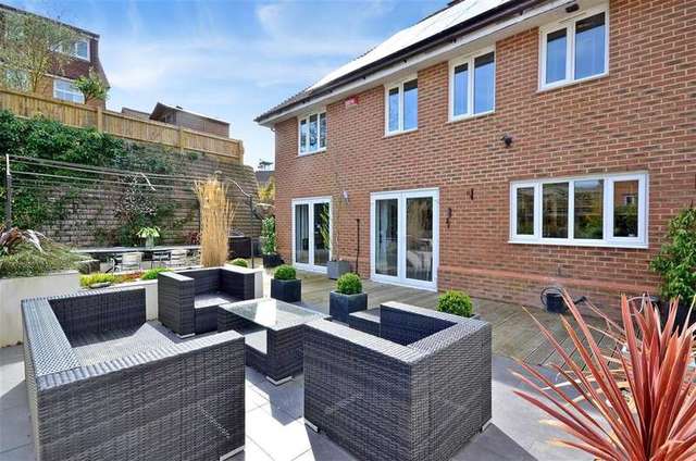  Image of 4 Bedroom Detached for sale at Chartham Canterbury Canterbury, CT4 7TF