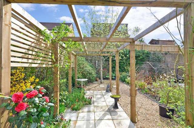  Image of 4 Bedroom Detached for sale at Chartham Canterbury Canterbury, CT4 7TF