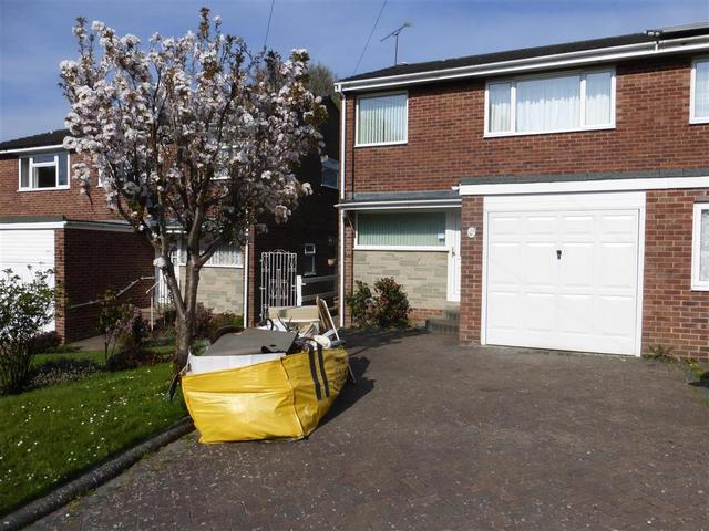  Image of 3 Bedroom Detached to rent at Kesteven Way  SOUTHAMPTON, SO18 5RJ