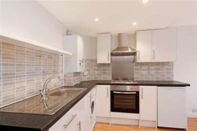  Image of 1 Bedroom Maisonette to rent at Richmond, TW9 2NQ