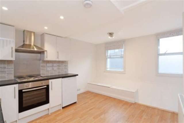  Image of 1 Bedroom Maisonette to rent at Richmond, TW9 2NQ