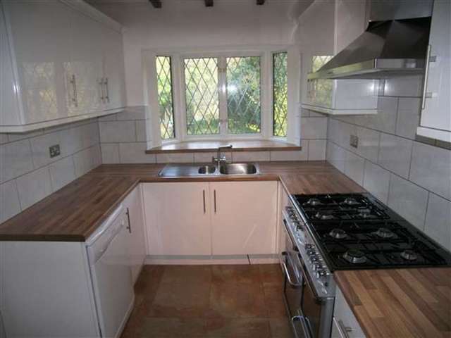  Image of 3 Bedroom Detached to rent at Harrow on the Hill, HA1 3SY
