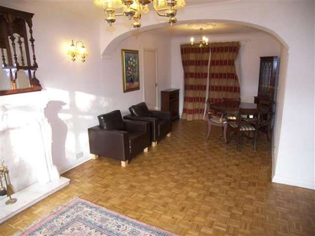  Image of 3 Bedroom Detached to rent at Harrow on the Hill, HA1 3SY