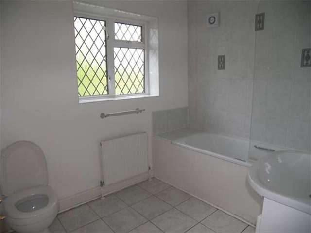  Image of 3 Bedroom Detached to rent at Harrow on the Hill, HA1 3SY