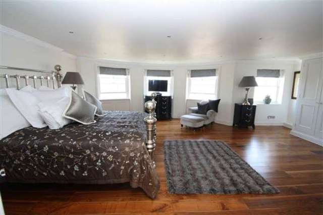  Image of 3 Bedroom Terraced for sale at Worthing, BN11 1TA