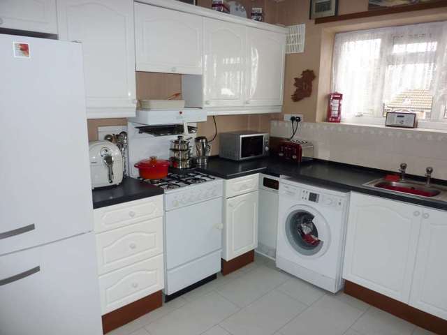  Image of 1 Bedroom Flat to rent at Malden House, Oxhey Drive South Oxhey Watford, WD19 7HP