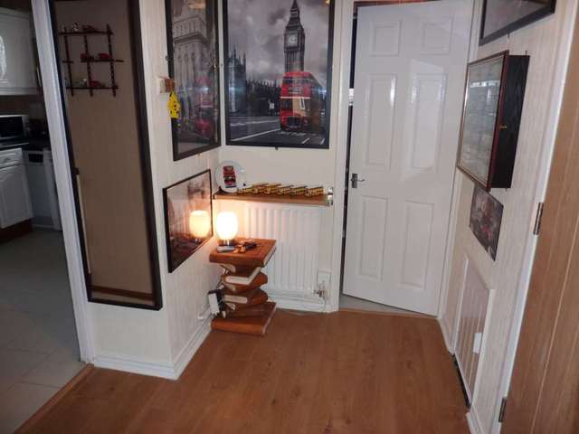  Image of 1 Bedroom Flat to rent at Malden House, Oxhey Drive South Oxhey Watford, WD19 7HP