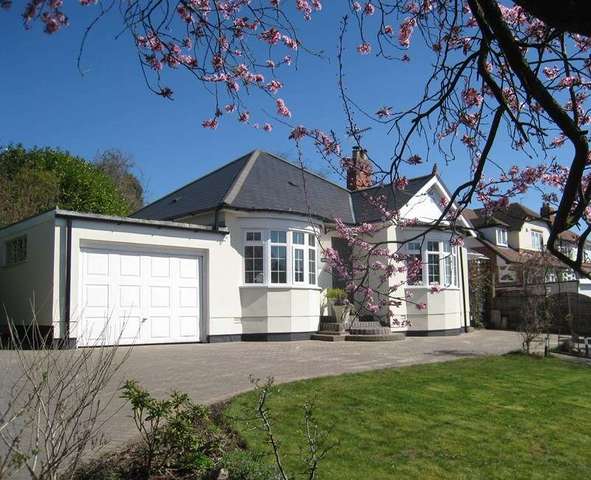  Image of 3 Bedroom Detached for sale at Malvern Road Lickey Birmingham, B45 8EX