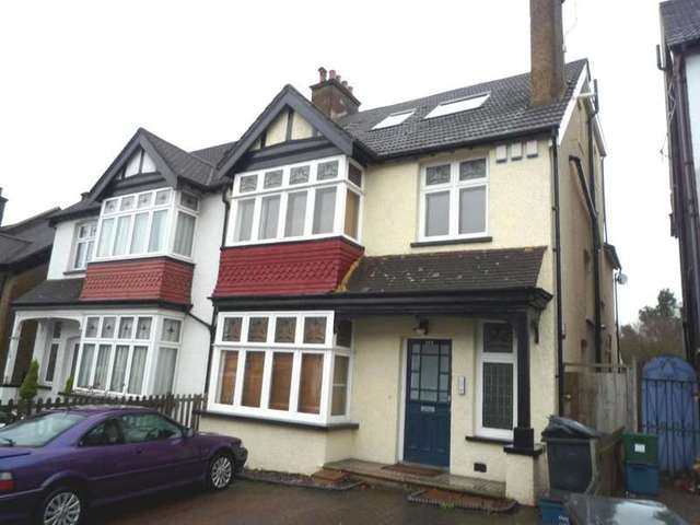  Image of 1 Bedroom Flat to rent at Sanderstead, CR2 0BD