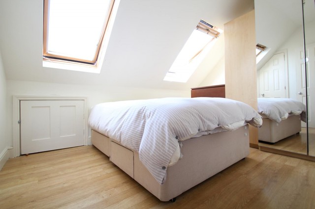  Image of 1 Bedroom Flat to rent at Sanderstead, CR2 0BD