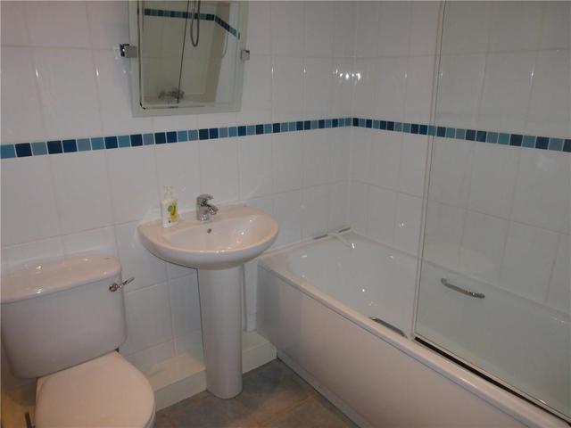  Image of 2 Bedroom Flat to rent at Craiglockhart Edinburgh Edinburgh, EH14 1XS