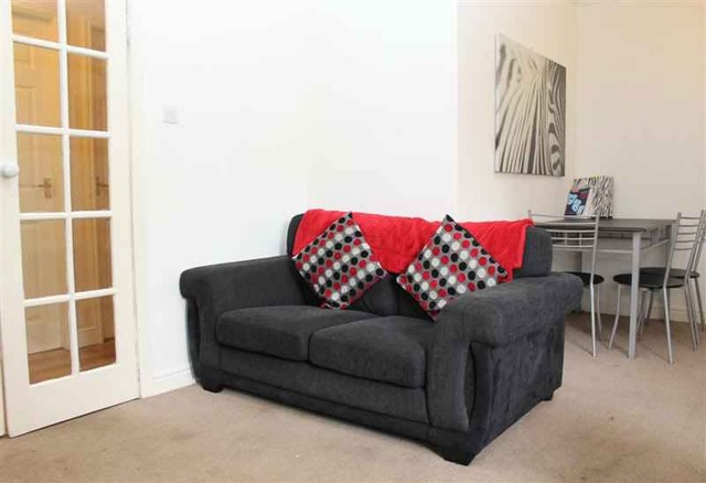  Image of 2 Bedroom Flat to rent at Bathgate West Lothian West Lothian, EH48 1PT