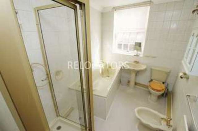  Image of 2 Bedroom Flat to rent at Mile End Road  London, E1 4LJ