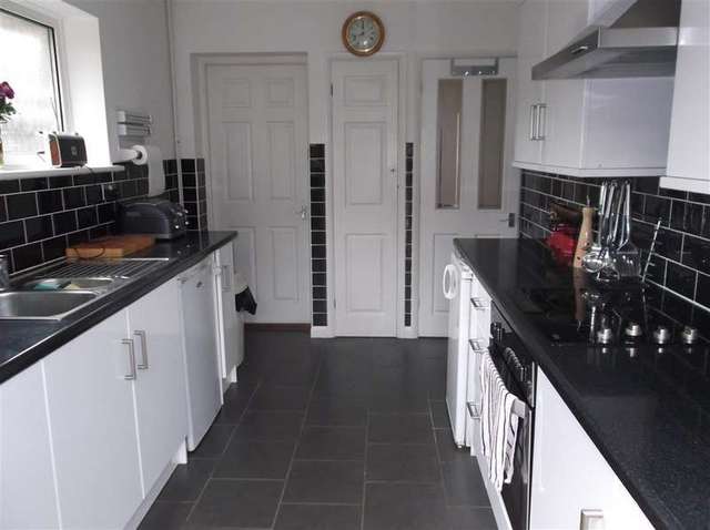  Image of 2 Bedroom Bungalow for sale at Birchington Kent Birchington, CT7 9NR