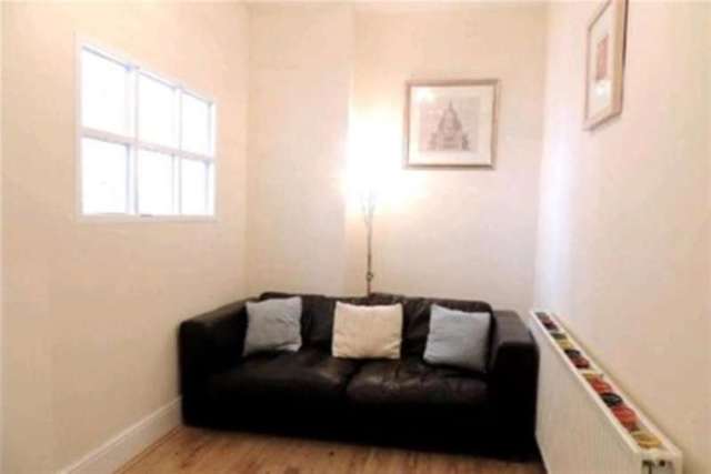  Image of 2 Bedroom Flat to rent at Croydon, CR0 6HA