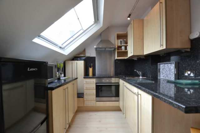  Image of 2 Bedroom Flat to rent at Mornington Avenue  London, W14 8UJ
