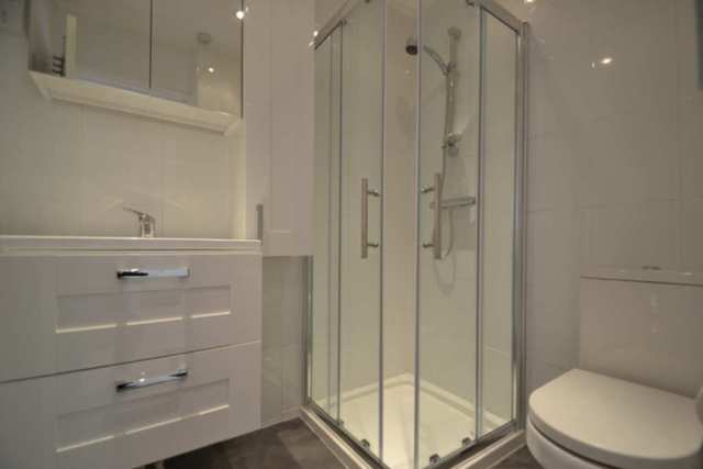  Image of 2 Bedroom Flat to rent at Mornington Avenue  London, W14 8UJ