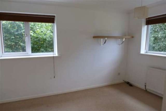  Image of 1 Bedroom Terraced to rent at Southampton, SO52 9NT