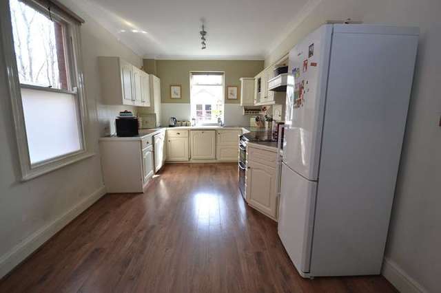  Image of 4 Bedroom Terraced for sale at Walton Wakefield West Yorkshire, WF2 6NL