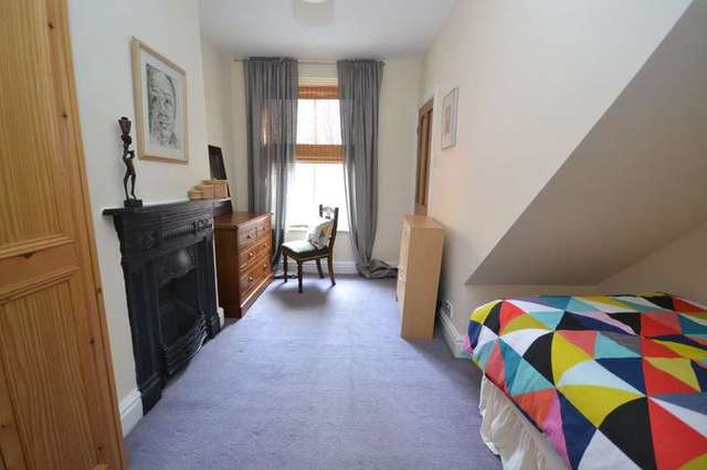  Image of 4 Bedroom Terraced for sale at Walton Wakefield West Yorkshire, WF2 6NL